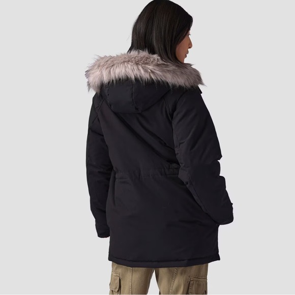 Brand new Basin and Range parka. Size large. Bought final sale but doesn't fit. - Picture 5 of 5